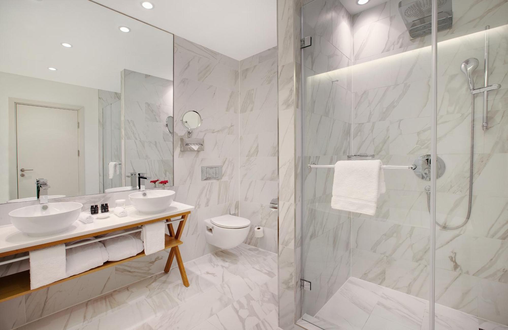 คราวน์ พลาซา เบอร์ลิน-พอตส์ดาเมอร์ พลัตซ์ Hotel ภายนอก รูปภาพ