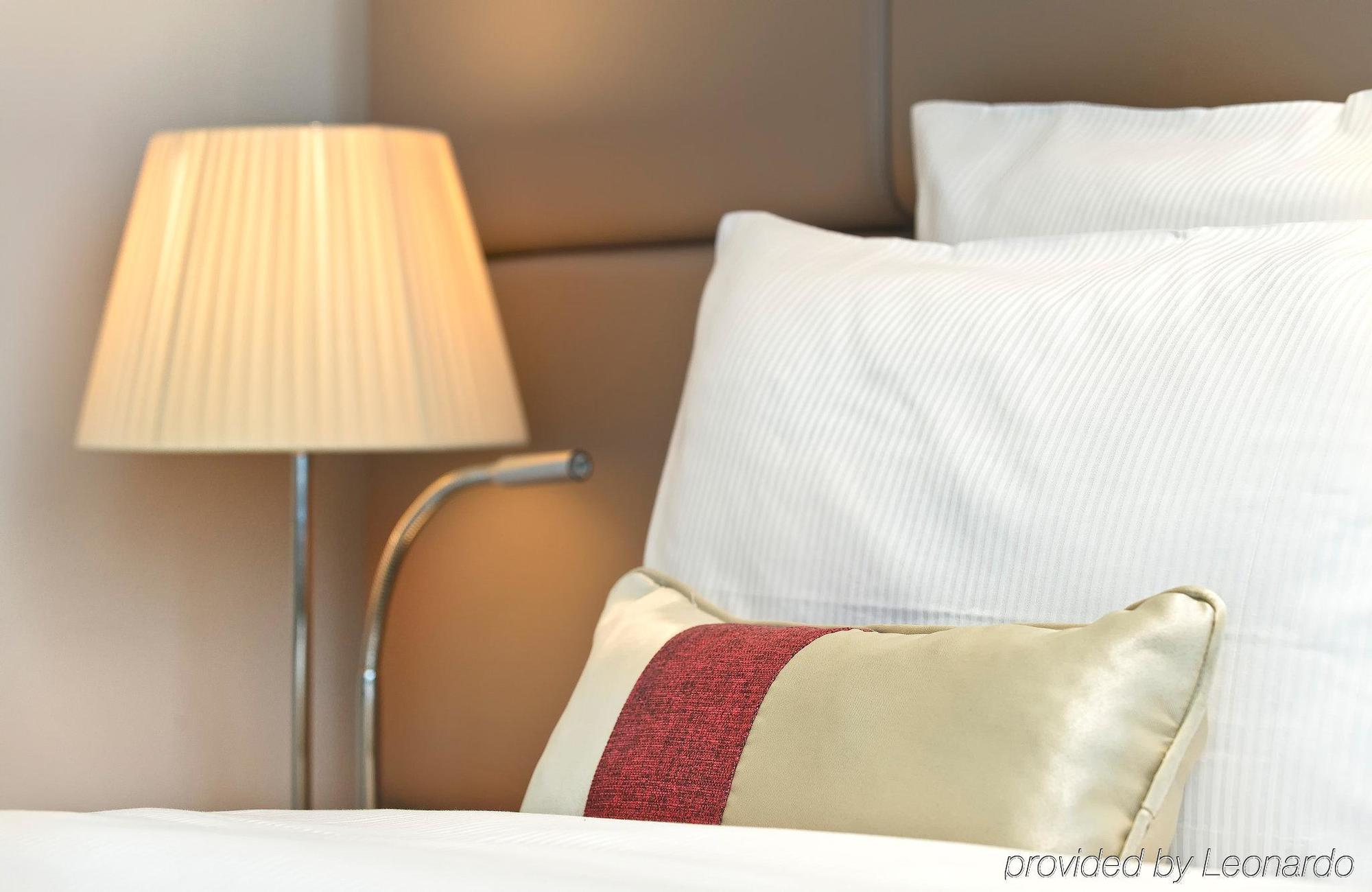 คราวน์ พลาซา เบอร์ลิน-พอตส์ดาเมอร์ พลัตซ์ Hotel ภายนอก รูปภาพ