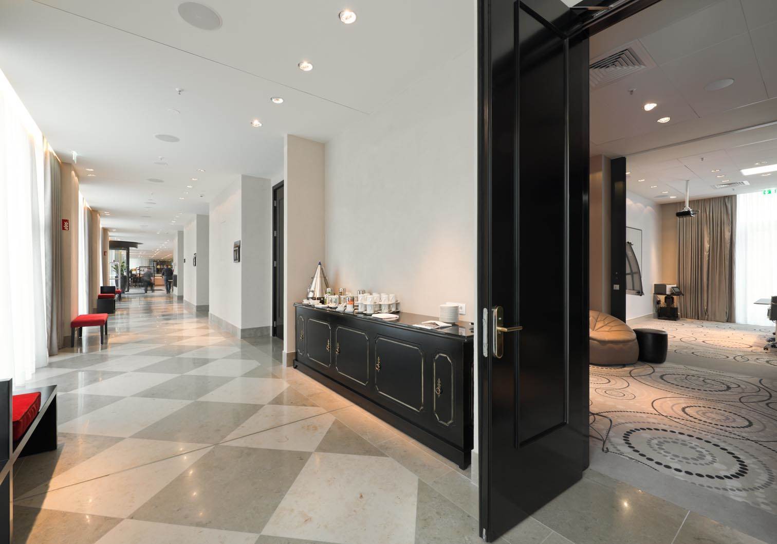 คราวน์ พลาซา เบอร์ลิน-พอตส์ดาเมอร์ พลัตซ์ Hotel ภายนอก รูปภาพ